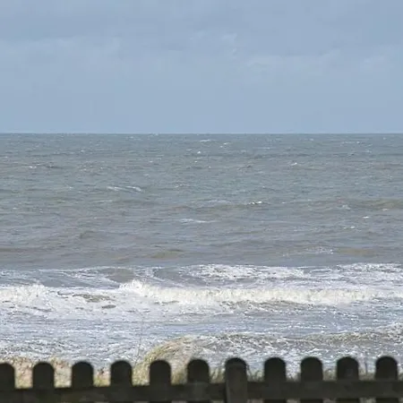Strand-zeit - Ein Steinwurf Zum Apartment