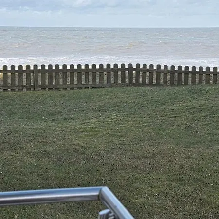 Strand-zeit - Ein Steinwurf Zum